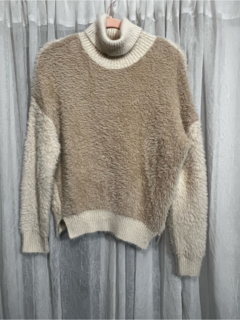 mittoshop Two-Tone Fuzzy Turtleneck Sweater — Beige & Cream